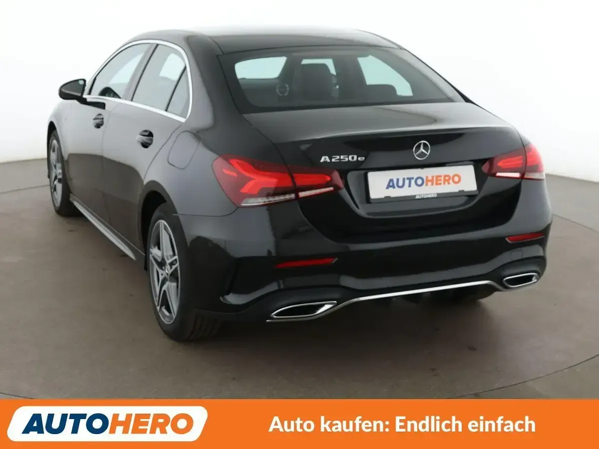 Gebraucht Mercedes A250 AMG line 218 PS (160 kW) 2020 Schwarz Limousine