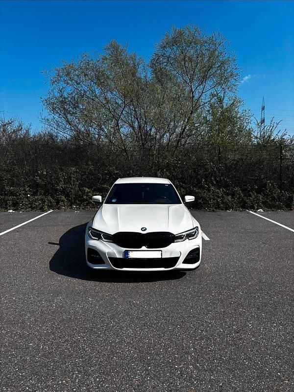 Gebraucht BMW 330e M Sport 292 PS (214 kW) 2020 Weiß Limousine