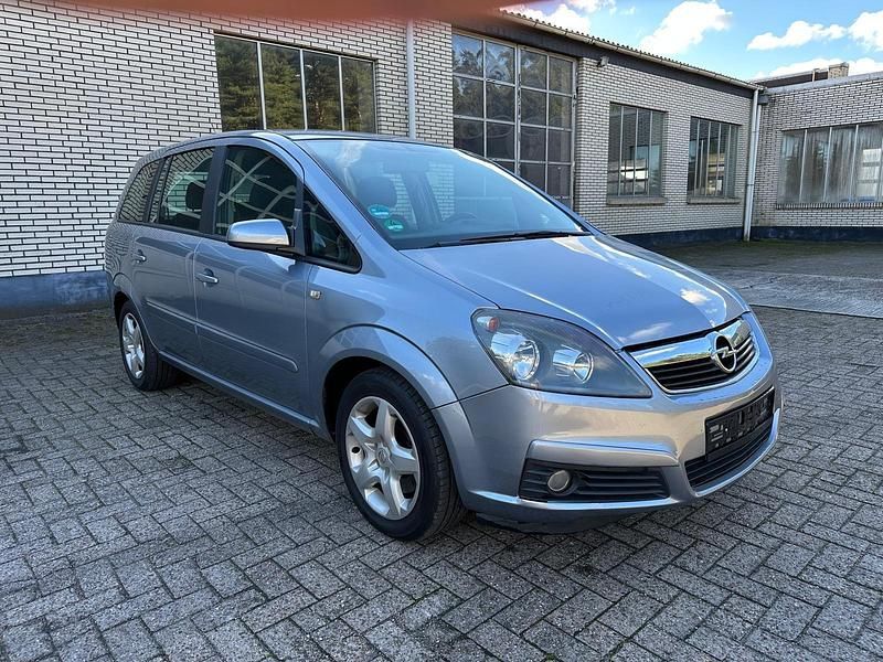 Grau Gebraucht 2007 Opel Zafira Kombi | 4.350 € (Fairer Preis) - Bild 1/4