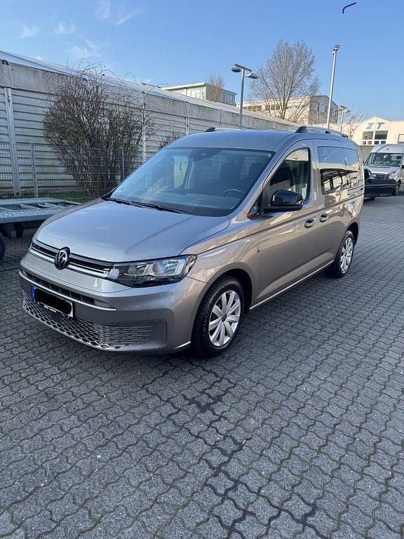 Gebraucht VW Caddy Life 122 PS (89 kW) 2023 Silber Van / Kleinbus