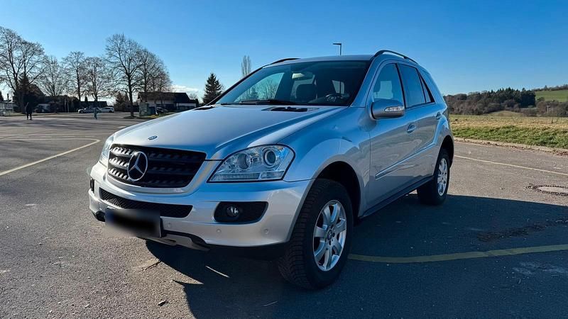 Gebraucht Mercedes ML280 224 PS (164 kW) 2008 Silber SUV
