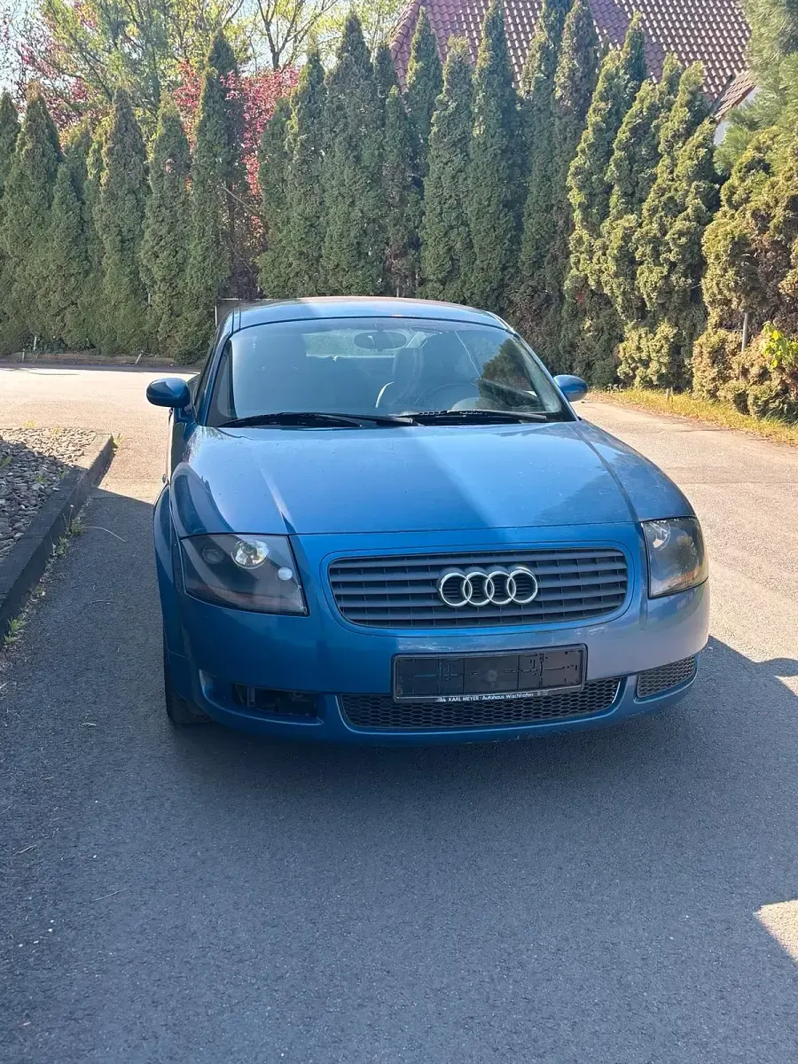 Second-hand Audi TT 180 CP (132 kW) 1999 Albastru Coupe