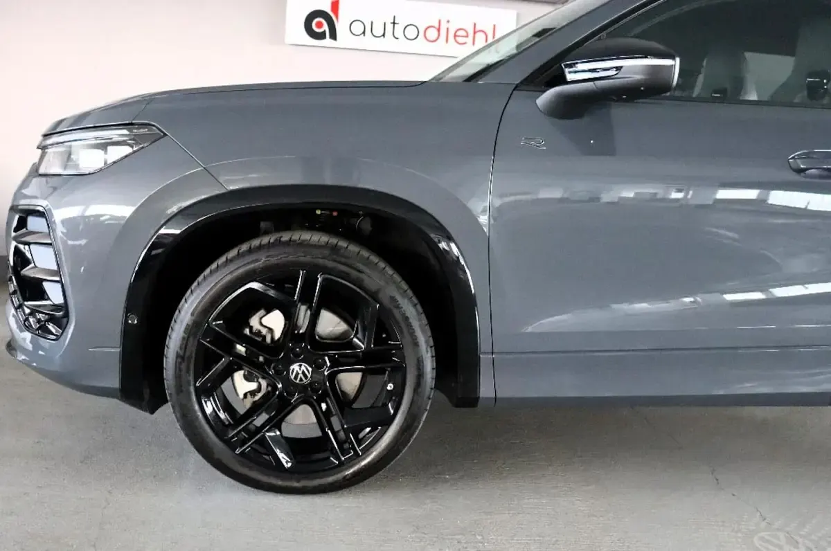 Gebraucht VW Tayron R-line 193 PS (141 kW) 2025 Grau SUV