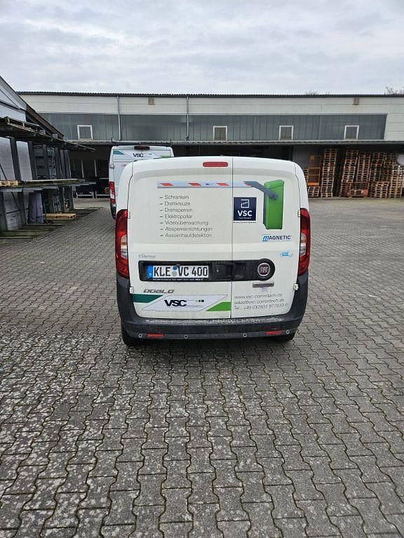 Gebraucht Fiat Doblò 95 PS (69 kW) 2018 Weiß Van / Kleinbus