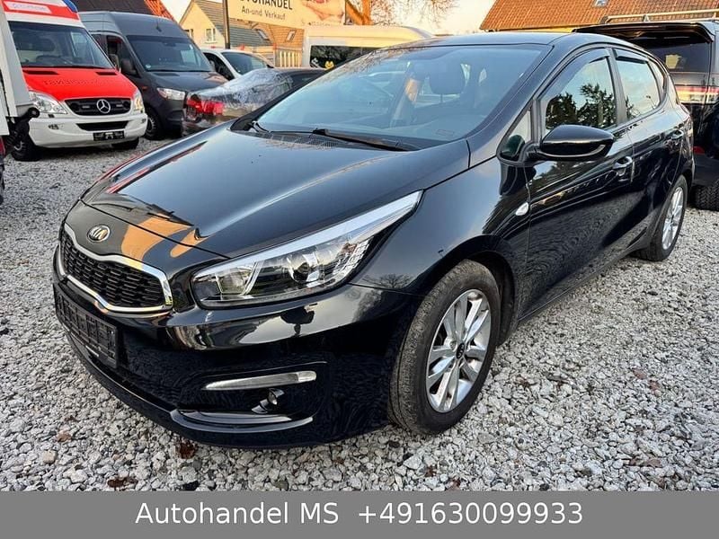 Usado Kia Ceed Edition 7 99 HP (72 kW) 2017 Preto Citadino
