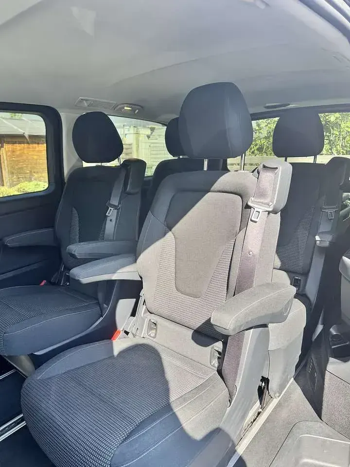 Gebraucht Mercedes V220 163 PS (119 kW) 2024 Van / Kleinbus