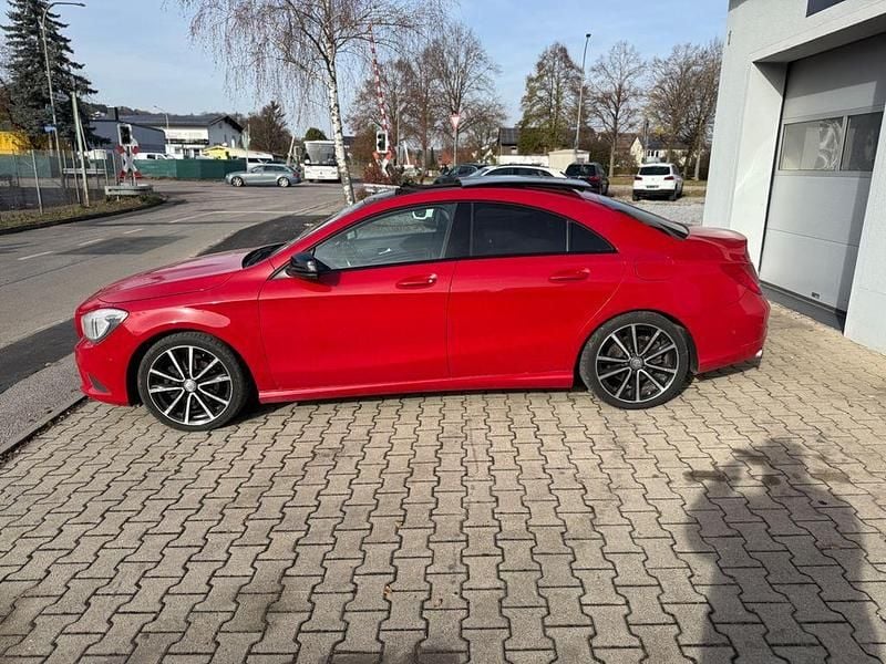 Gebraucht Mercedes CLA220 170 PS (125 kW) 2014 Rot Limousine