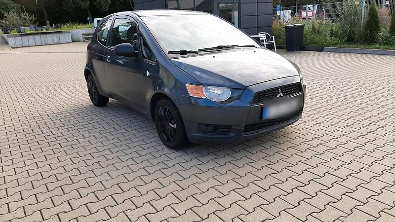 Grau Gebraucht 2009 Mitsubishi Colt Kleinwagen | 2.500 € (Guter Preis) - Bild 1/4