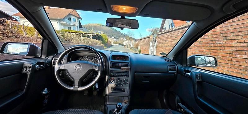 Second-hand Opel Astra 103 CP (75 kW) 2003 Albastru Break