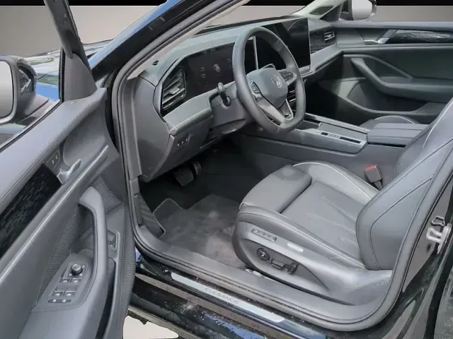 Gebraucht VW Passat Elegance 272 PS (200 kW) 2025 Schwarz Kombi