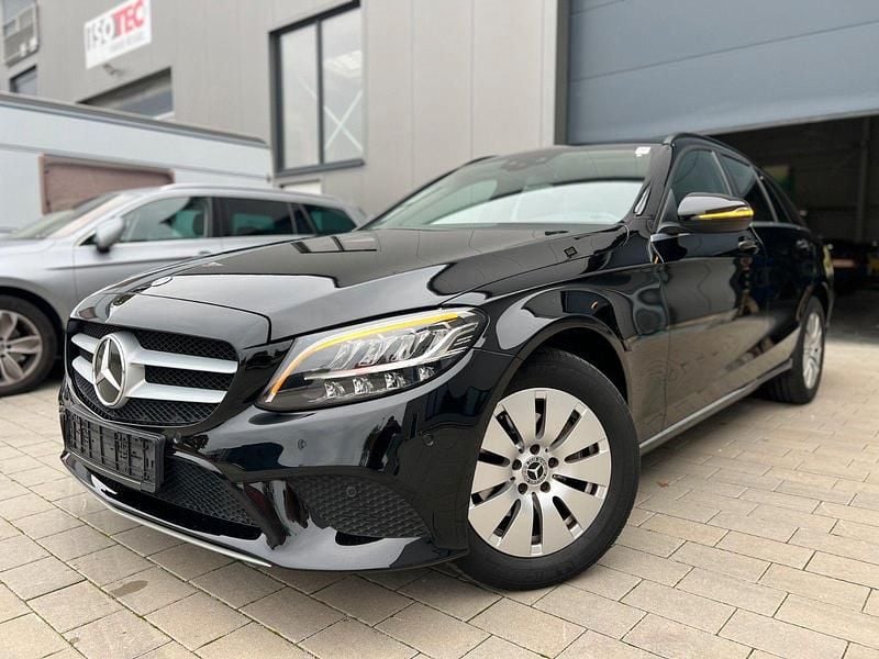 Schwarz Gebraucht 2020 Mercedes C200 Kombi | 18.387 € (Guter Preis) - Bild 1/4