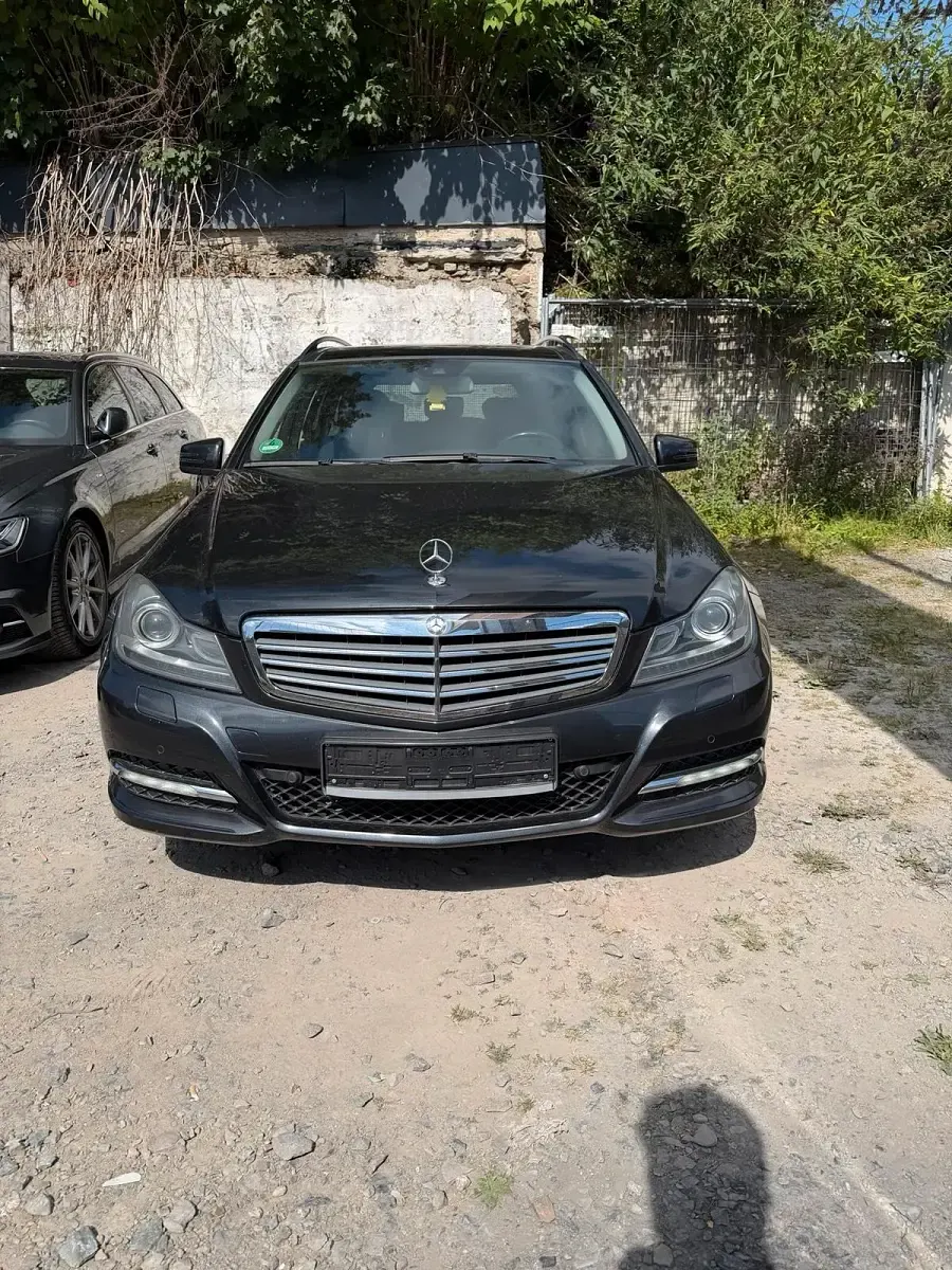Gebraucht Mercedes C220 170 PS (125 kW) 2011 Schwarz Kombi