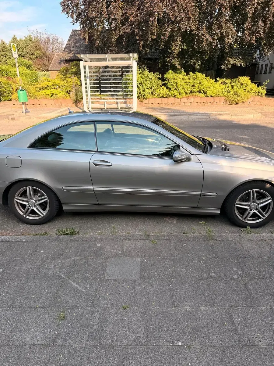 Gebraucht Mercedes CLK200 184 PS (135 kW) 2008 Silber Coupé