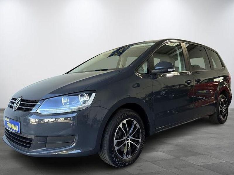 Grau Gebraucht 2013 VW Sharan Van / Kleinbus | 12.980 € (Fairer Preis) - Bild 1/4