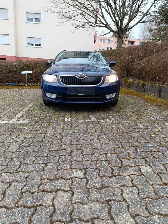 Gebraucht Skoda Octavia Solution 110 PS (80 kW) 2015 Blau Kleinwagen