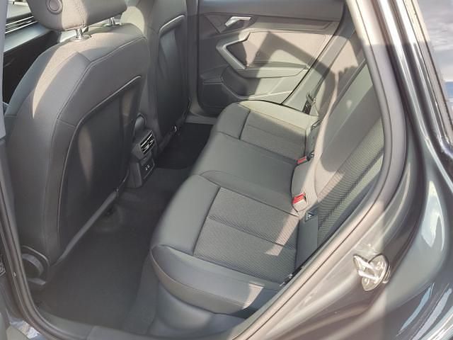 Gebraucht Audi A3 150 PS (110 kW) 2024 Distriktgrün metallic distriktgrün metallic Limousine