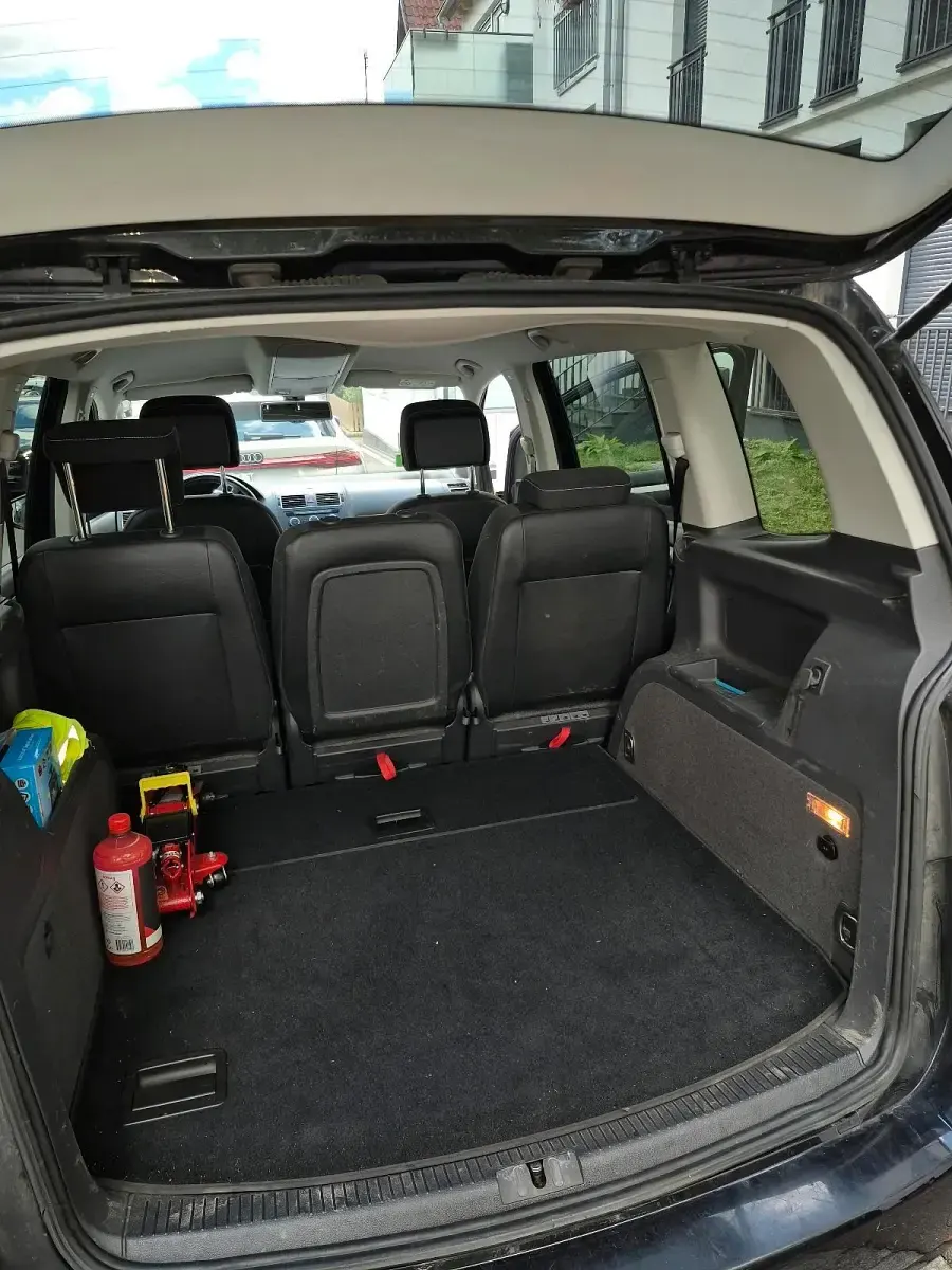 Gebraucht VW Touran 105 PS (77 kW) 2015 Schwarz Van / Kleinbus