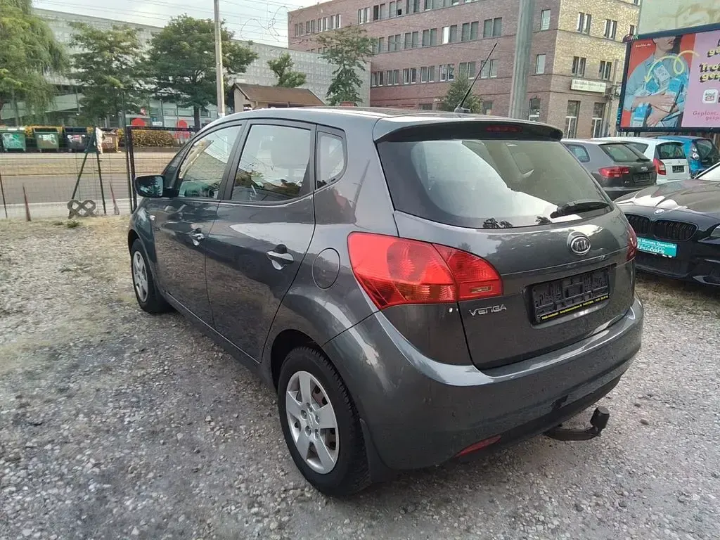 Gebraucht Kia Venga Vision 90 PS (66 kW) 2012 Grau Kleinwagen