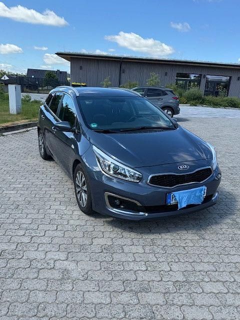 Blau Gebraucht 2016 Kia Ceed Sportswagon DREAM-TEAM Edition Kombi | 7.900 € (Fairer Preis) - Bild 1/4