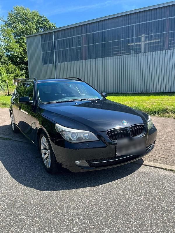 Schwarz Gebraucht 2009 BMW 520 Kombi | 3.590 € (Superpreis) - Bild 1/4