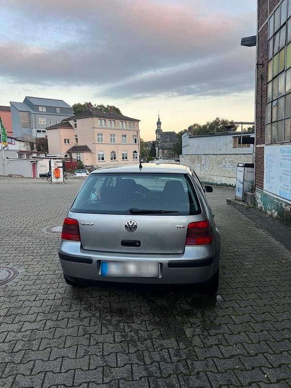 Gebraucht VW Golf IV 101 PS (74 kW) 2002 Kleinwagen