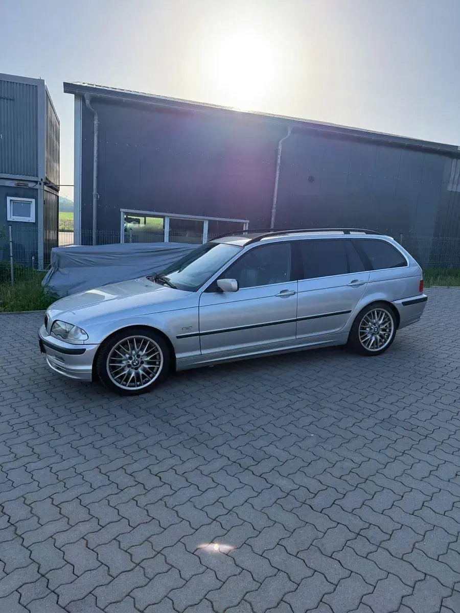Gebraucht BMW 330 231 PS (169 kW) 2000 Silber Kombi