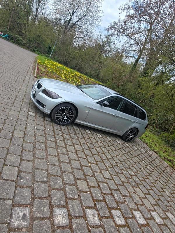 Gebraucht BMW 318 2012 Silber Kombi