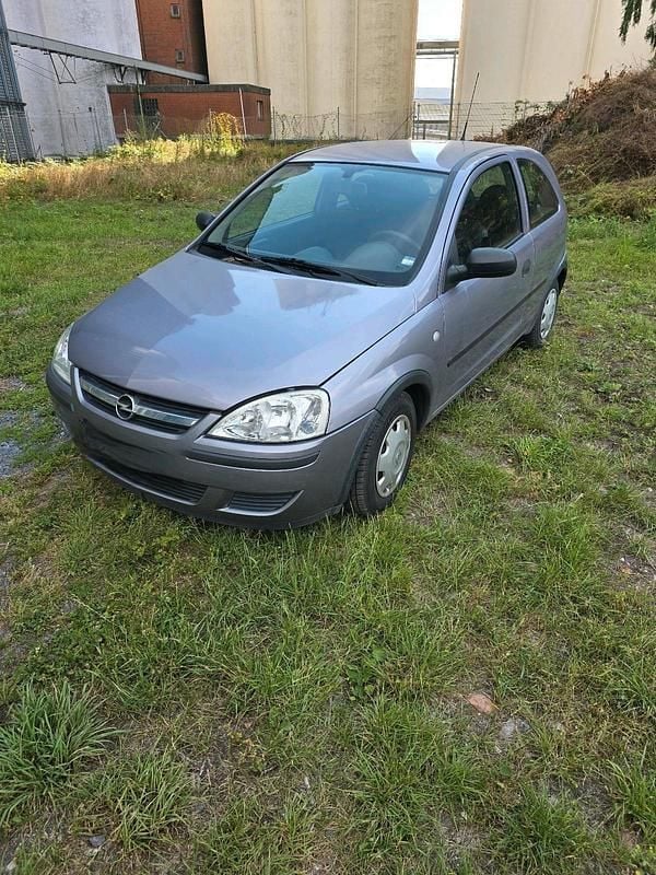 Grau Gebraucht 2004 Opel Corsa Kleinwagen | 1.250 € (Fairer Preis) - Bild 1/4