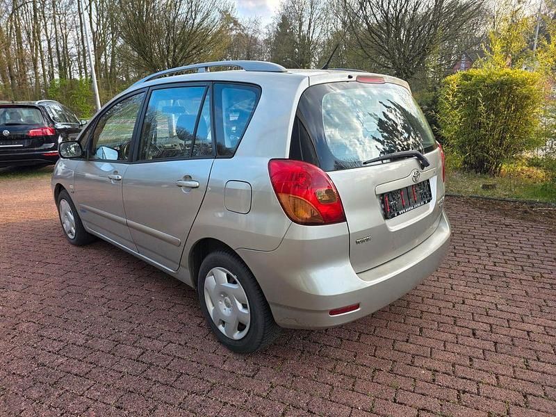 Gebraucht Toyota Corolla Verso 110 PS (80 kW) 2002 Silber Van / Kleinbus