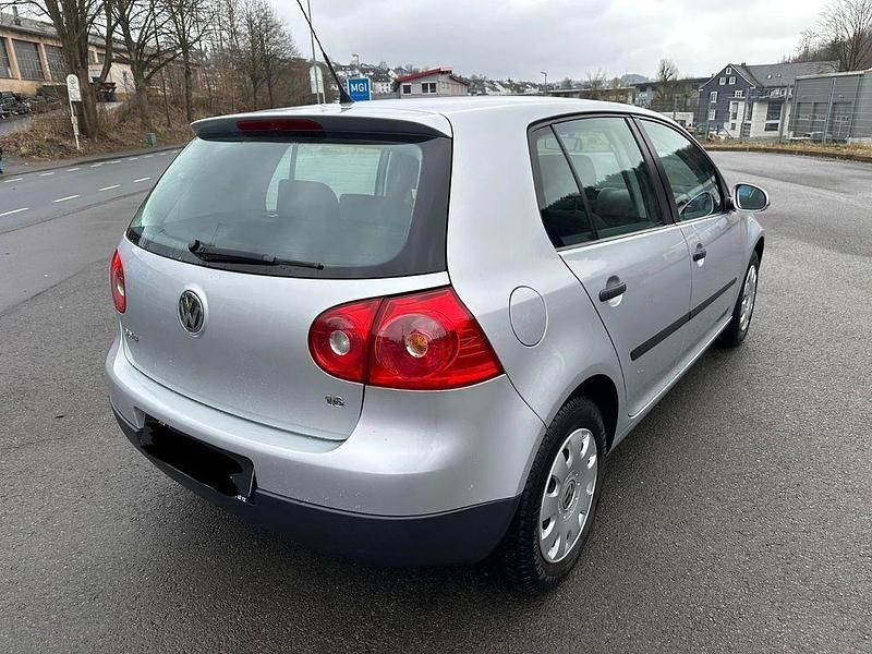 Gebraucht VW Golf IV Comfortline 102 PS (75 kW) 2005 Silber Limousine