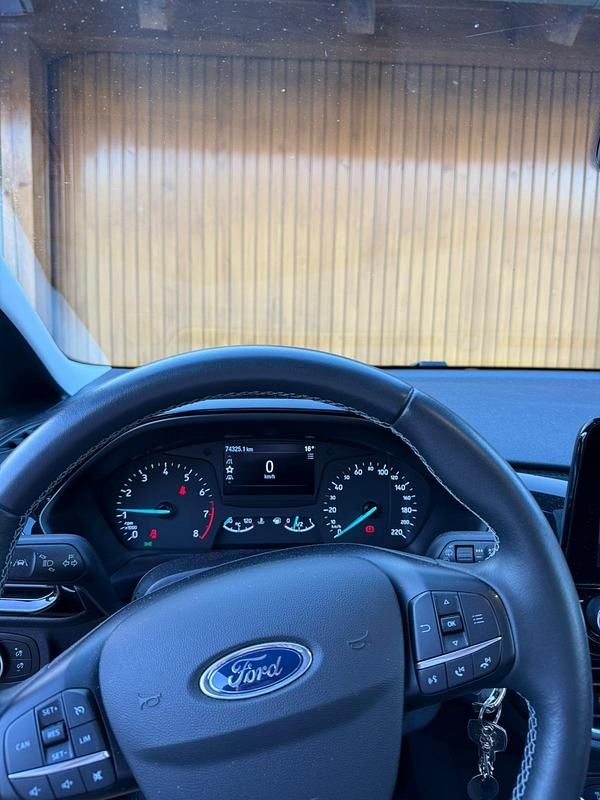 Gebraucht Ford Fiesta Titanium 125 PS (91 kW) 2020 Schwarz Kleinwagen