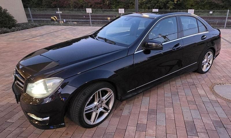 Schwarz Gebraucht 2012 Mercedes C350 Avantgarde Limousine | 11.500 € (Fairer Preis) - Bild 1/4