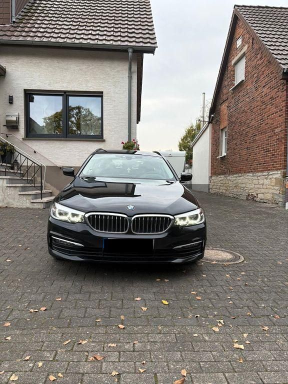 Schwarz Gebraucht 2019 BMW 520 Kombi | 24.500 € (Fairer Preis) - Bild 1/4
