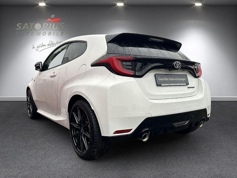 Gebraucht Toyota Yaris Basis 261 PS (191 kW) 2022 Weiß Kleinwagen