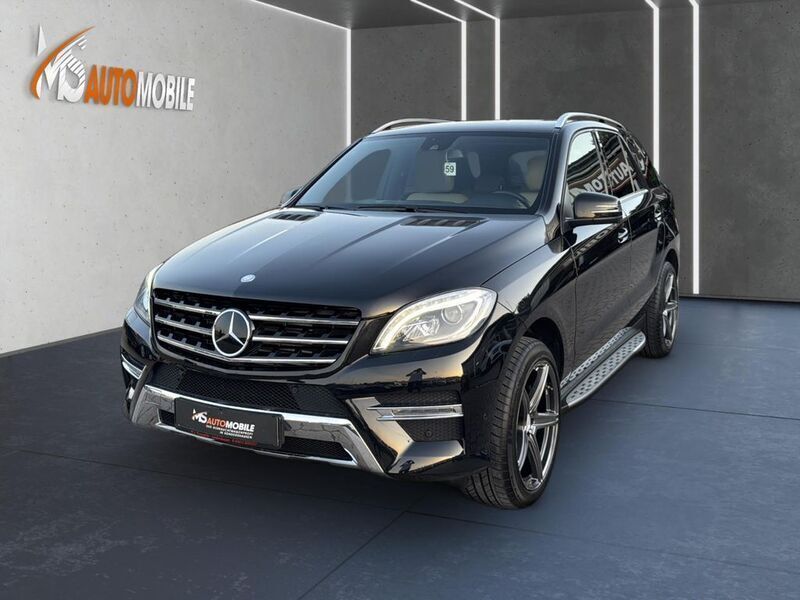 Schwarz Gebraucht 2012 Mercedes ML350 AMG line SUV | 18.990 € (Etwas zu teuer) - Bild 1/4