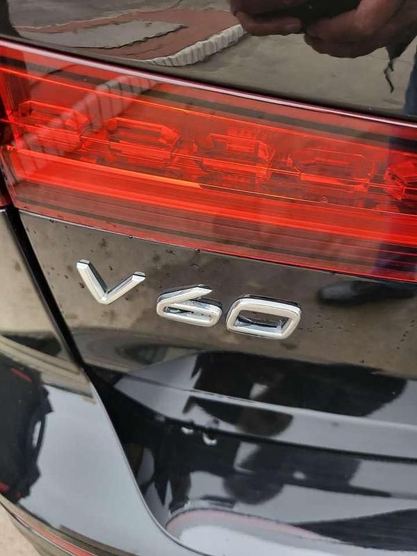 Gebraucht Volvo V60 253 PS (186 kW) 2022 Schwarz Kombi