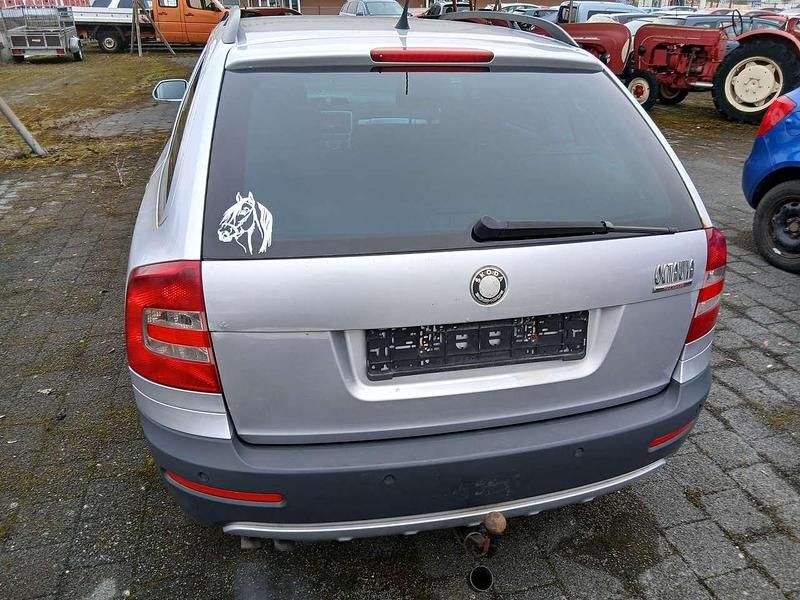 Gebraucht Skoda Octavia Scout Scout 4x4 140 PS (102 kW) 2008 Brilliant silber mettalic Kombi