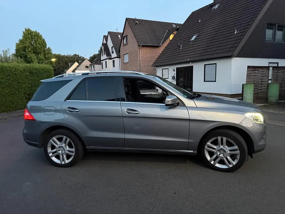Gebraucht Mercedes ML350 258 PS (189 kW) 2014 Silber SUV