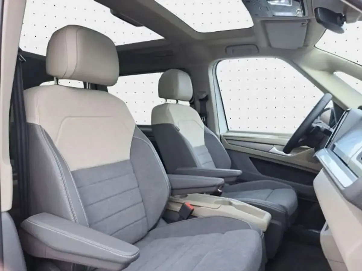 Gebraucht VW Multivan Life 150 PS (110 kW) 2026 Candyweiß Van / Kleinbus