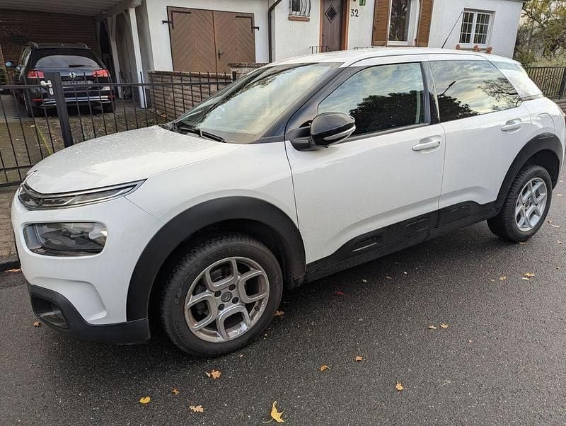 Weiß Gebraucht 2018 Citroën C4 Cactus PureTech Kleinwagen | 8.500 € (Guter Preis) - Bild 1/4