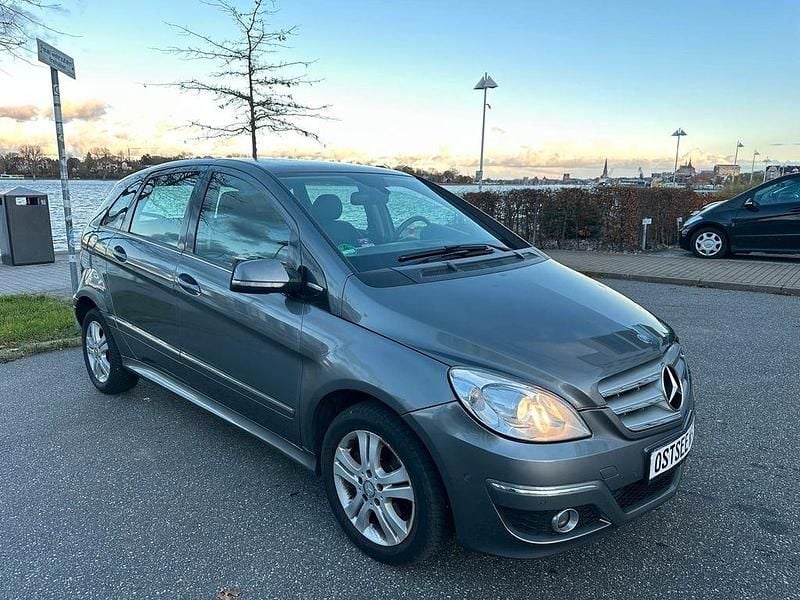 Grau Gebraucht 2009 Mercedes B170 Van / Kleinbus | 3.490 € (Guter Preis) - Bild 1/4