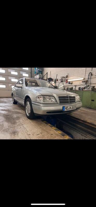 Silber Gebraucht 1997 Mercedes C180 Elegance Limousine | 2.250 € (Guter Preis) - Bild 1/4
