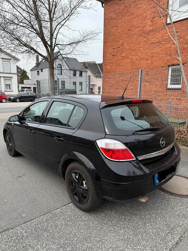 Gebraucht Opel Astra 2004 Schwarz Kleinwagen