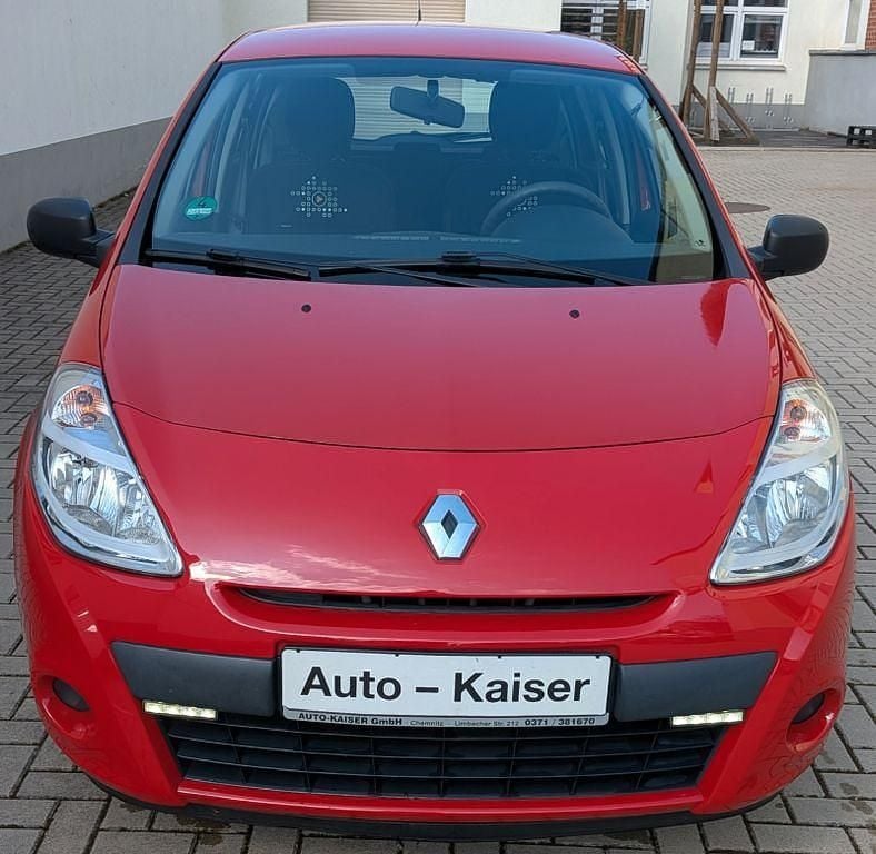 Gebraucht Renault Clio III 75 PS (55 kW) 2012 Rot Limousine