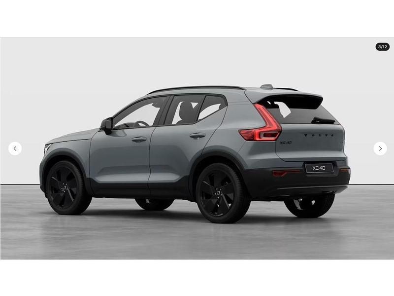 Neu Volvo XC40 Plus 163 PS (119 kW) 2026 Grau SUV