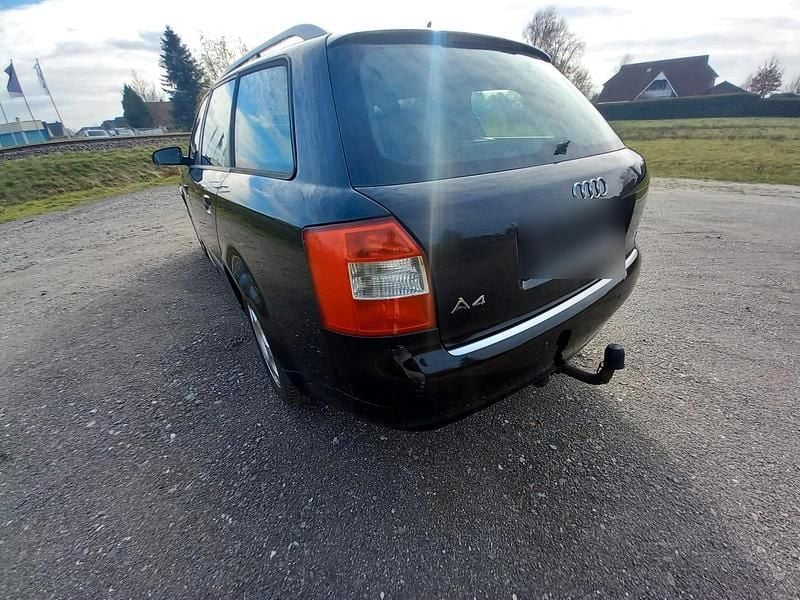 Second-hand Audi A4 131 CP (96 kW) 2004 Negru Break