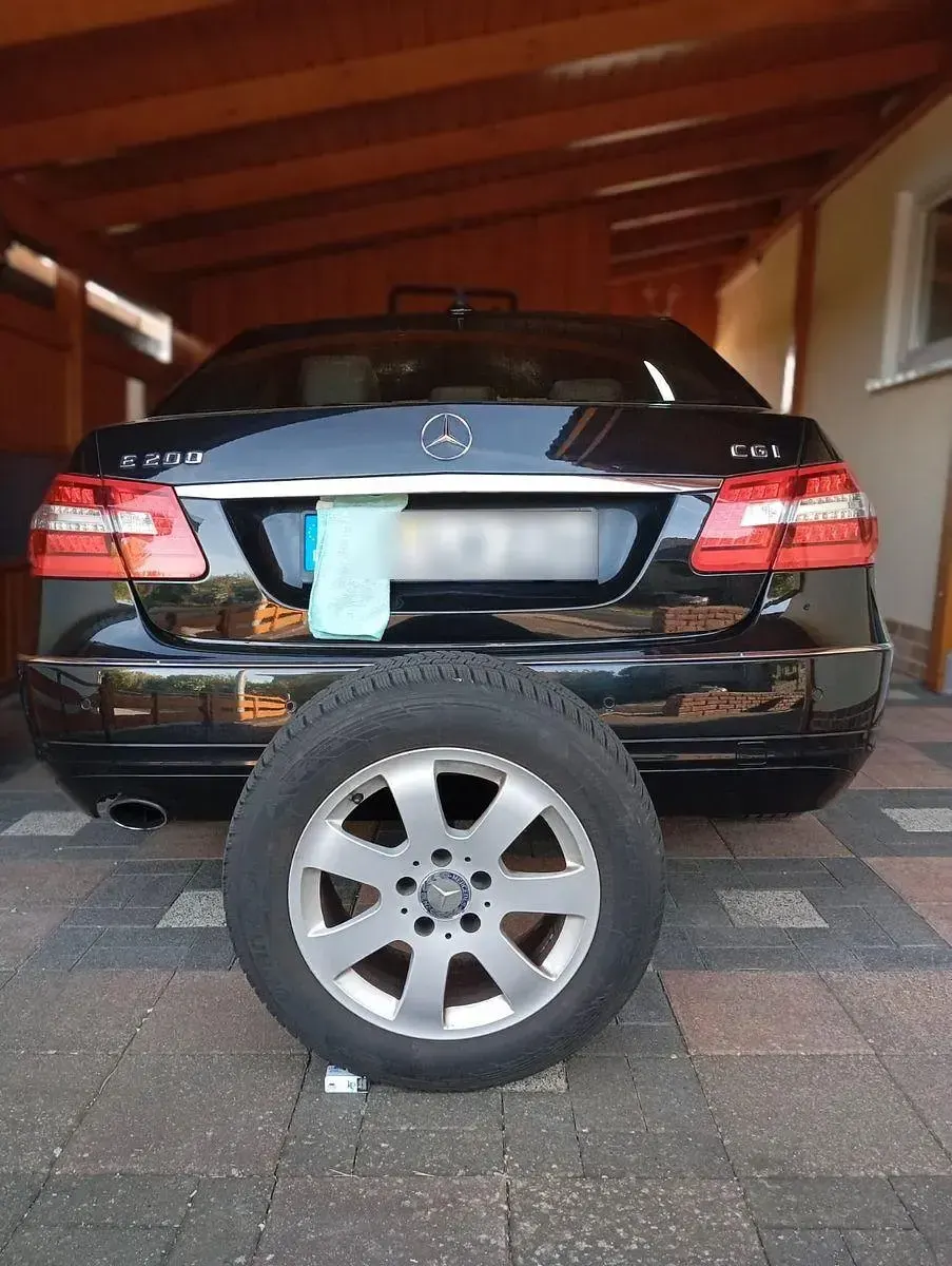 Usado Mercedes E200 Avantgarde 184 CV (135 kW) 2011 Negro Berlina