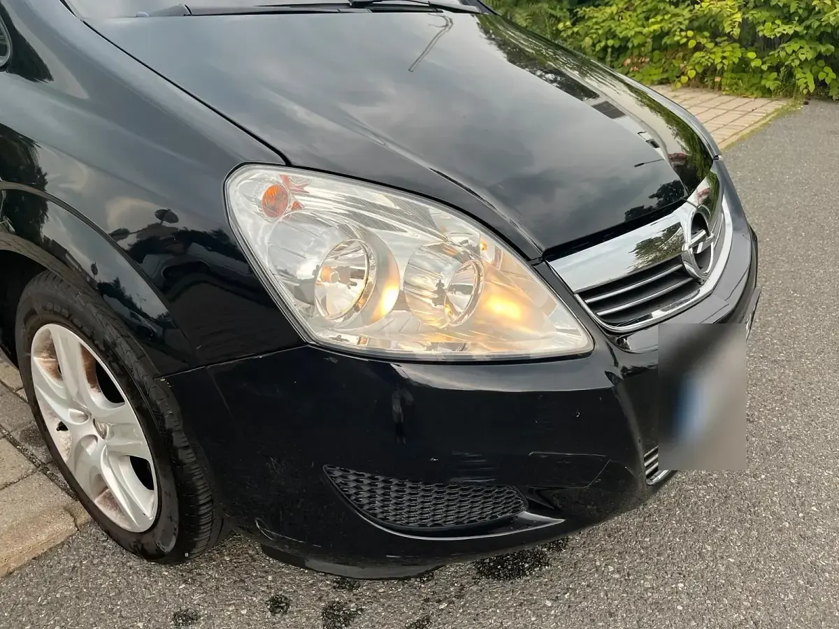 Gebraucht Opel Zafira 120 PS (88 kW) 2010 Schwarz Van / Kleinbus