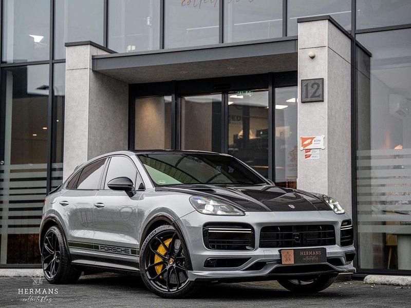 Grau Gebraucht 2019 Porsche Cayenne Turbo S SUV | 109.950 € (Teuer) - Bild 1/4