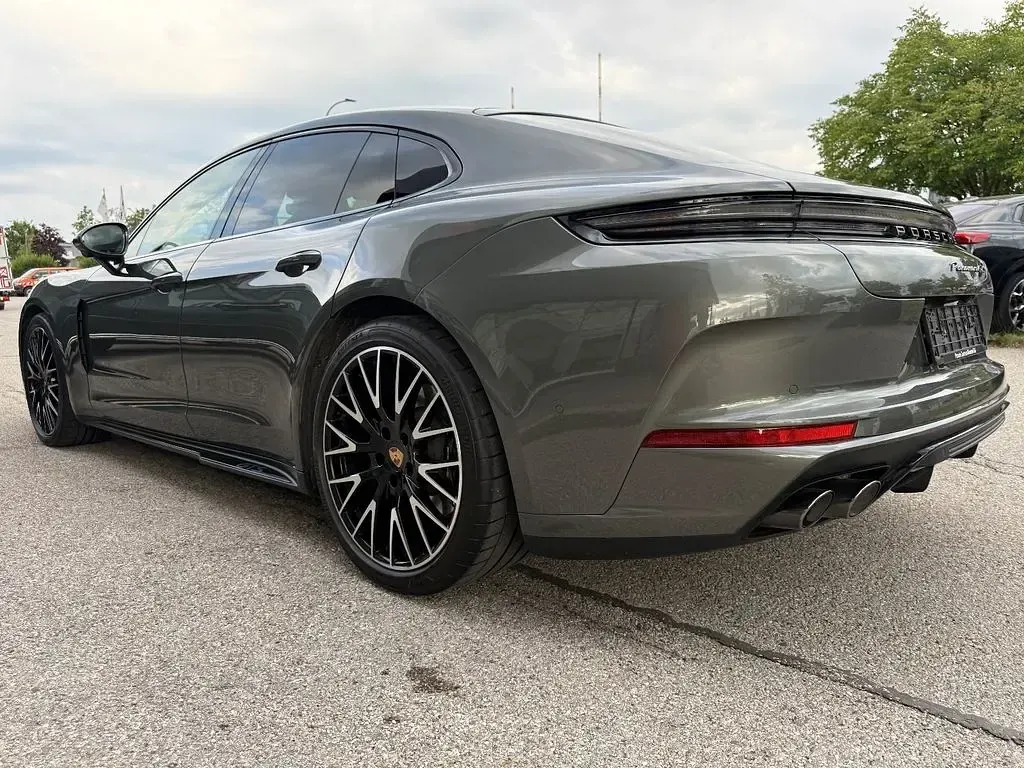 Gebraucht Porsche Panamera GTS 500 PS (367 kW) 2025 Grün Kleinwagen